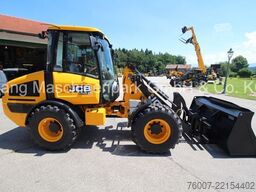 JCB 407 inkl. Schaufel & Palettengabel