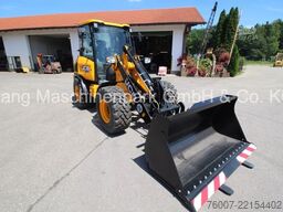 JCB 407 inkl. Schaufel & Palettengabel