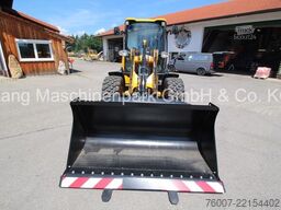 JCB 407 inkl. Schaufel & Palettengabel