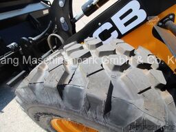 JCB 407 inkl. Schaufel & Palettengabel