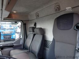 DAF LF 210 / KONTENER - 7 M / SOLÓWKA / WINDA DHOLLA