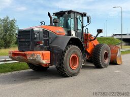 Hitachi ZW220-5B