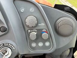 Hitachi ZW220-5B