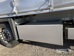 Schmitz Cargobull Curtainsider Mega