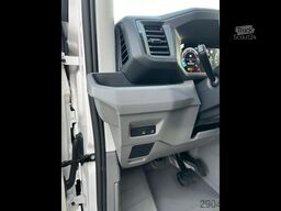 VW Crafter 30 2.0 TDI MR Aut. L3H2 / 4 J. Garantie...