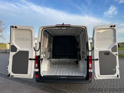 VW Crafter 30 2.0 TDI MR Aut. L3H2 / 4 J. Garantie...