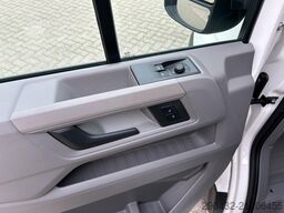 VW Crafter 30 2.0 TDI HD MR Aut. L3H3 / 4 J. Garan...