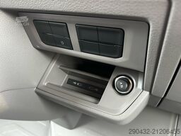 VW Crafter 30 2.0 TDI HD MR Aut. L3H3 / 4 J. Garan...