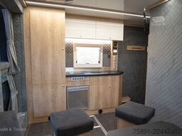 Mercedes-Benz Fuso Pferdetransporter Pop Out 3 Pferde