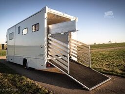 Mercedes-Benz Fuso Pferdetransporter Pop Out 3 Pferde
