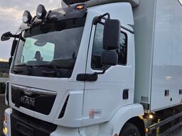 MAN TGM box truck with refrigeration/freezer unit and