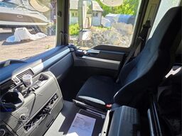 MAN TGM 15.250 Box Truck with Refrigeration/Freezer Un