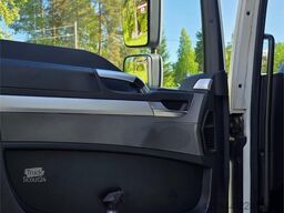 MAN TGM 15.250 Box Truck with Refrigeration/Freezer Un