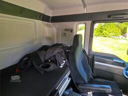 MAN TGM 15.250 Box Truck with Refrigeration/Freezer Un