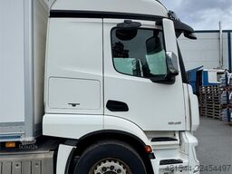 Mercedes-Benz Actros 1835 4x2 box truck - Full side opening