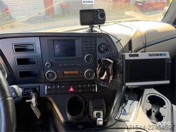 Mercedes-Benz Actros 1835L 4x2 box truck w/ ADR rigged, new clut