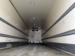 Pacton 3 ass koeloplegger, laadklep, stuuras, liftas