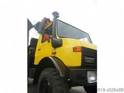Mercedes-Benz UNIMOG 1300L mit großem Kran + Funkfernsteuerung