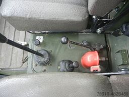 Mercedes-Benz UNIMOG 1300L mit großem Kran + Funkfernsteuerung