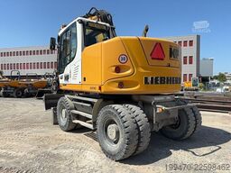 Liebherr A 918 Litronic with Tiltrotator