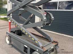 SkyJack SJ 3226 10m Scherenarbeitsbühne