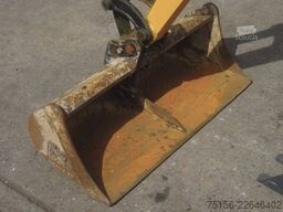 JCB 8008 * 2x Löffel * * Verstellfahrwerk *