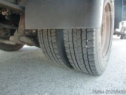 MAN LE 8.220 4X2 BL PLANENAUFBAU + ANHäNGER KOMPLETTZUG