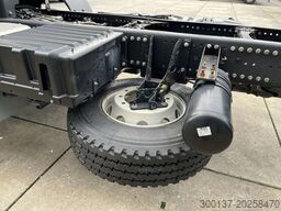 Mercedes-Benz Axor 3344 6x4 Chassis Cabin