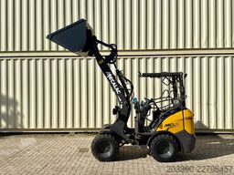 MECALAC MCL2 / Neuwertig / inkl. Schaufel