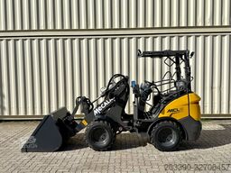 MECALAC MCL2 / Neuwertig / inkl. Schaufel