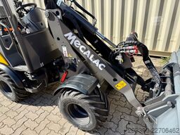 MECALAC MCL2 / Neuwertig / inkl. Schaufel