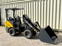 MECALAC MCL2 / Neuwertig / inkl. Schaufel