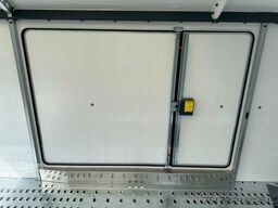 Brian James Race Sport / Länge: 5,03 m / 3.000 kg