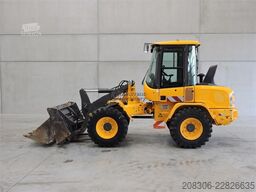 VOLVO L30G + Fork