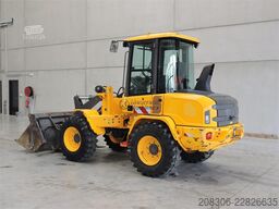 VOLVO L30G + Fork