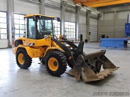 VOLVO L30G + Fork