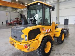 VOLVO L30G + Fork