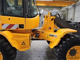 VOLVO L30G + Fork