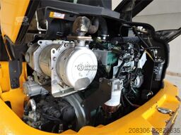 VOLVO L30G + Fork