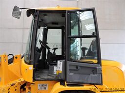 VOLVO L30G + Fork