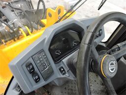 VOLVO L30G + Fork