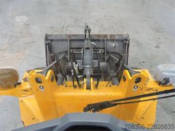 VOLVO L30G + Fork