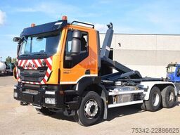 Iveco Trakker 360 +Waf 20t.hooklift