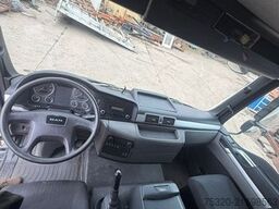 MAN 8.180 koffer Ladebordw.