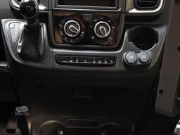 LMC Innovan Pure 600 8G Auto FAS Schlafdach Navi