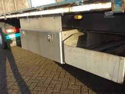 H&W 3asser met rongpotten,1X LIFTAXEL,1X STEERING AXEL