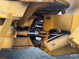 Volvo LM1240 wheel loader. WATCH VIDEO