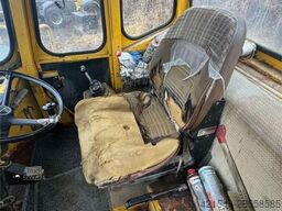Volvo LM1240 wheel loader. WATCH VIDEO