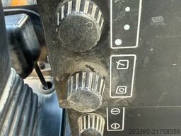 JCB 403 / 980 Stunden / Schaufel + Gabel