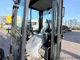 KOMATSU PC26 MR-3 + Löffel Packet  / TOP